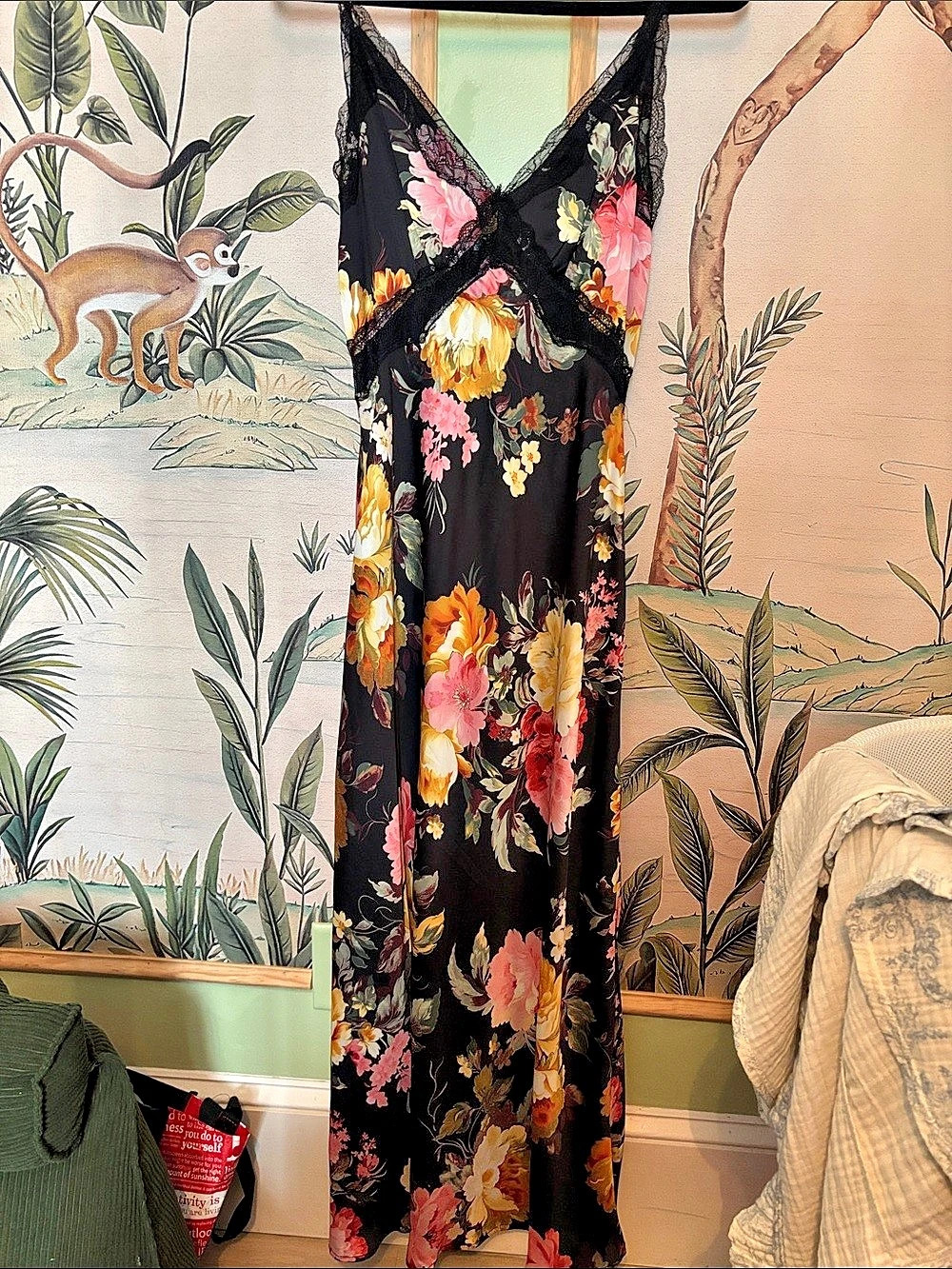 VICI Floral Lace Maxi Dress in Black & Pink Size Medium Like New